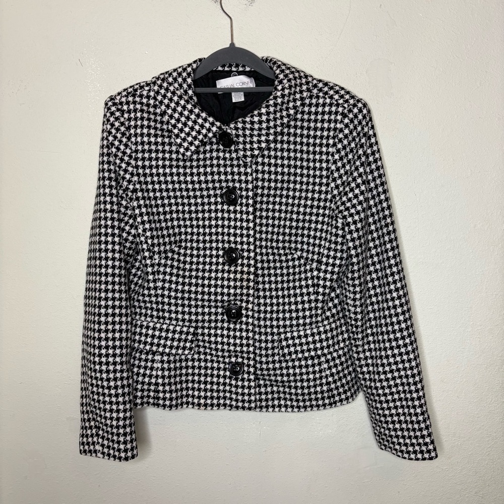 Casual Corner Black & White Houndstooth Button Jacket Size 10